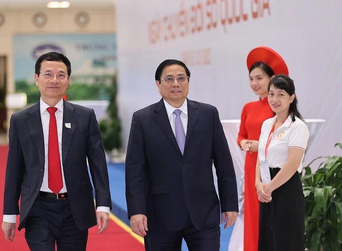 Thủ tướng Phạm Minh Chính đến dự Ngày chuyển đổi số quốc gia. (Ảnh: Dương Giang/TTXVN)