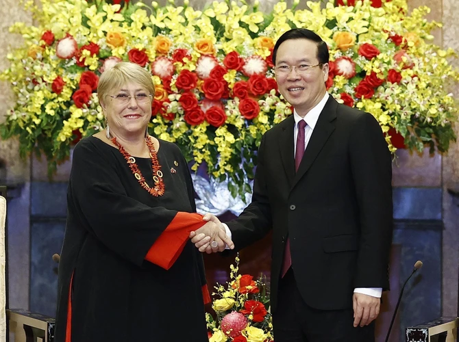 Chủ tịch nước Võ Văn Thưởng tiếp cựu Tổng thống Chile Michelle Bachelet. (Ảnh: Thống Nhất/TTXVN)