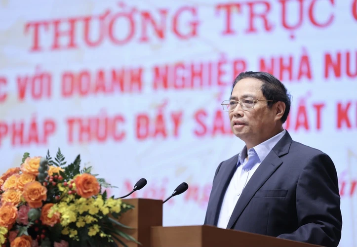 Thủ tướng Phạm Minh Chính phát biểu tại Hội nghị Thường trực Chính phủ làm việc với các doanh nghiệp nhà nước. (Ảnh: Dương Giang/TTXVN)