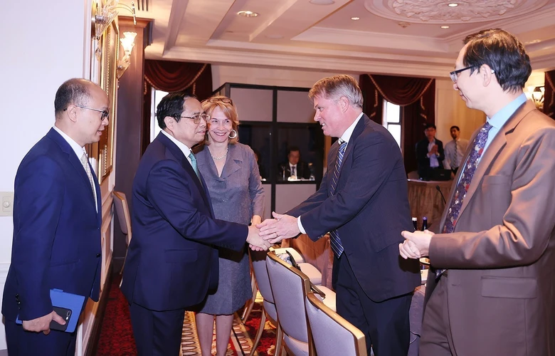 Thủ tướng Phạm Minh Chính đến dự Tọa đàm Chính sách với các Giáo sư, Chuyên gia Kinh tế Hoa Kỳ. (Ảnh: Dương Giang/TTXVN)