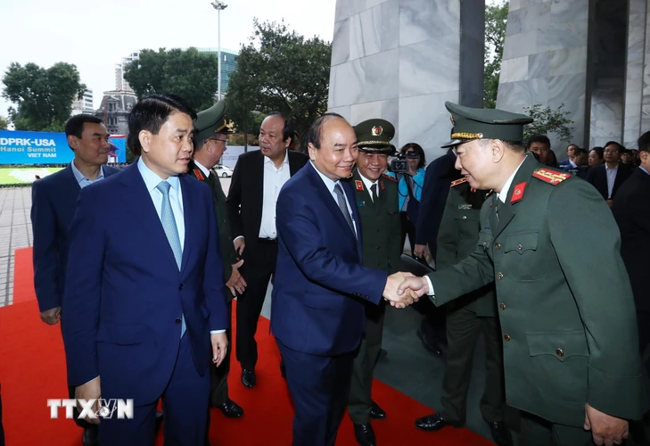 Sáng 24/2/2019, Thủ tướng Nguyễn Xuân Phúc đến kiểm tra Trung tâm Báo chí quốc tế và công tác chuẩn bị cho Hội nghị Thượng đỉnh Mỹ-Triều Tiên lần thứ hai. (Nguồn: TTXVN)