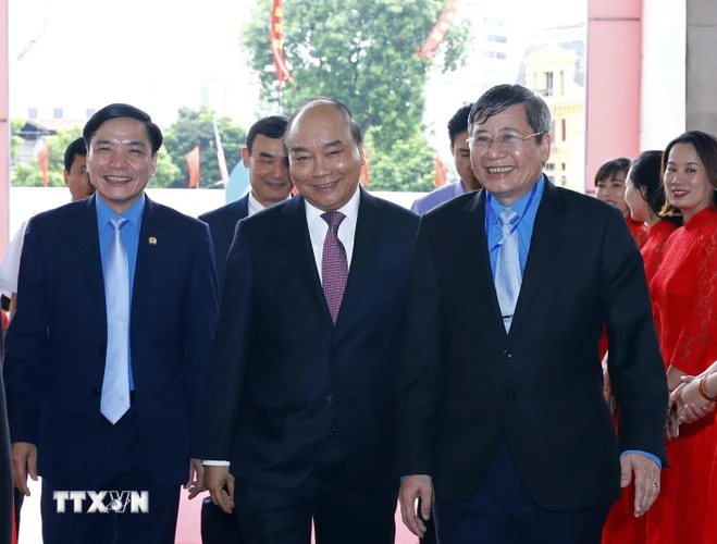 Thủ tướng Nguyễn Xuân Phúc và các đại biểu dự lễ kỷ niệm. (Ảnh: Thống Nhất/TTXVN)