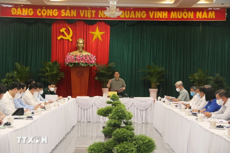 Thủ tướng Phạm Minh Chính phát biểu chỉ đạo tại buổi làm việc với tỉnh Đồng Nai.(Ảnh: Công Phong/TTXVN)