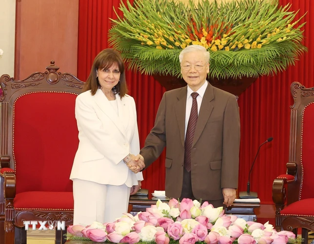 Tổng Bí thư Nguyễn Phú Trọng tiếp Tổng thống Hy Lạp Katerina Sakellaropoulou thăm chính thức Việt Nam. (Ảnh: Trí Dũng/TTXVN)