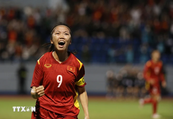 Niềm vui của đội trưởng Huỳnh Như sau khi ghi bàn mở tỷ số cho nữ Việt Nam ở phút 28. (Ảnh: Hoàng Linh/TTXVN)
