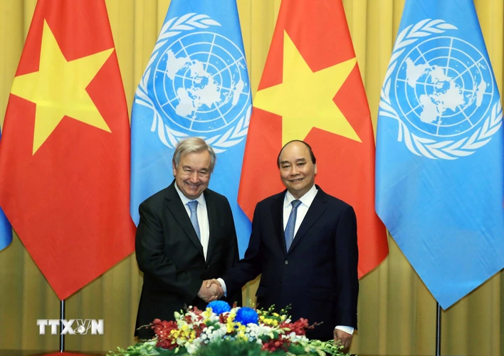 Chủ tịch nước Nguyễn Xuân Phúc và Tổng Thư ký Liên hợp quốc António Guterres. (Ảnh: Lâm Khánh/TTXVN)