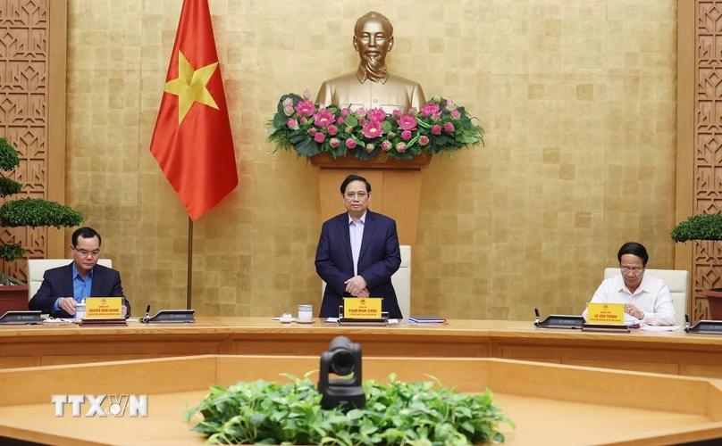 Chiều 16/10, Thủ tướng chủ trì Hội nghị đánh giá kết quả công tác phối hợp giữa Chính phủ và Tổng Liên đoàn Lao động Việt Nam. (Ảnh: Dương Giang/TTXVN)