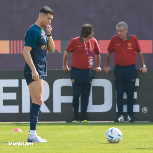 Cristiano Ronaldo đã trở lại tập luyện cùng đội tuyển Bồ Đào Nha. (Ảnh: Hải An/Vietnam+)