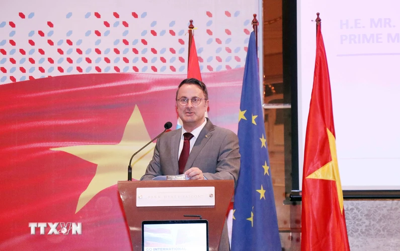 Thủ tướng Đại Công quốc Luxembourg Xavier Bettel phát biểu tại Diễn đàn Doanh nghiệp Việt Nam- Luxembourg. (Ảnh: Xuân Khu/TTXVN)