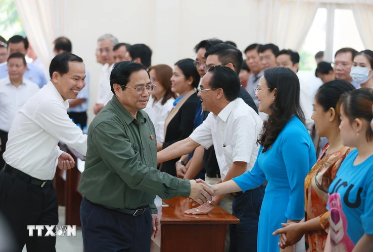 Thủ tướng Phạm Minh Chính với cử tri thành phố Cần Thơ. (Ảnh: Dương Giang/TTXVN)