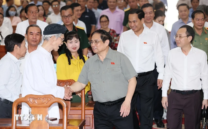 Thủ tướng Phạm Minh Chính với cử tri thành phố Cần Thơ. (Ảnh: Dương Giang/TTXVN)