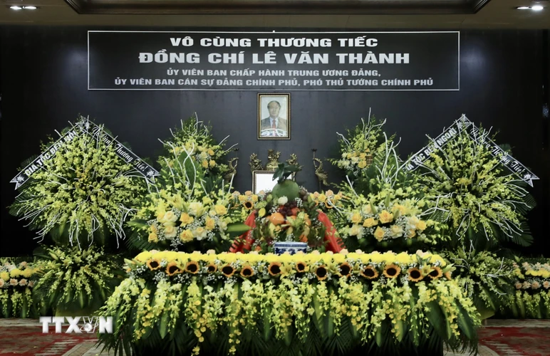 Linh cữu Phó Thủ tướng Lê Văn Thành được quàn tại Trung tâm Hội nghị thành phố Hải Phòng. (Ảnh: Lâm Khánh/TTXVN)