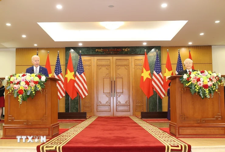 Tổng Bí thư Nguyễn Phú Trọng và Tổng thống Hoa Kỳ Joe Biden tại cuộc Họp báo Chung. (Ảnh: Trí Dũng/TTXVN)