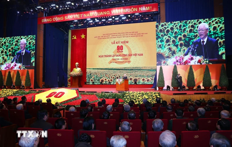 Tổng Bí thư, Chủ tịch nước Nguyễn Phú Trọng đọc diễn văn kỷ niệm 90 năm Ngày thành lập Đảng Cộng sản Việt Nam. (Ảnh: Lâm Khánh/TTXVN)