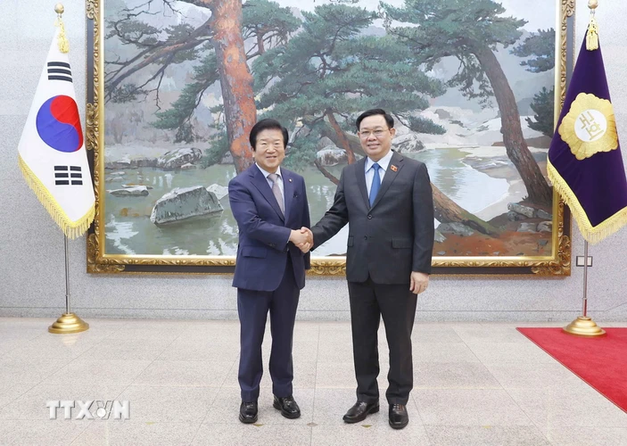 Chủ tịch Quốc hội Vương Đình Huệ đang có chuyến thăm chính thức Hàn Quốc theo lời mời của Chủ tịch Quốc hội Park Byeong-seug. (Ảnh: Doãn Tấn/TTXVN)
