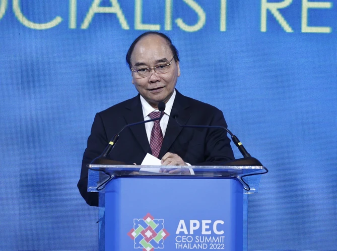 Sáng 17/11/2022, tại Thủ đô Bangkok, Chủ tịch nước Nguyễn Xuân Phúc phát biểu tại Phiên họp thứ 4 Hội nghị Thượng đỉnh doanh nghiệp APEC (CEO Summit) về Thương mại và Đầu tư. (Ảnh: Thống Nhất/TTXVN)