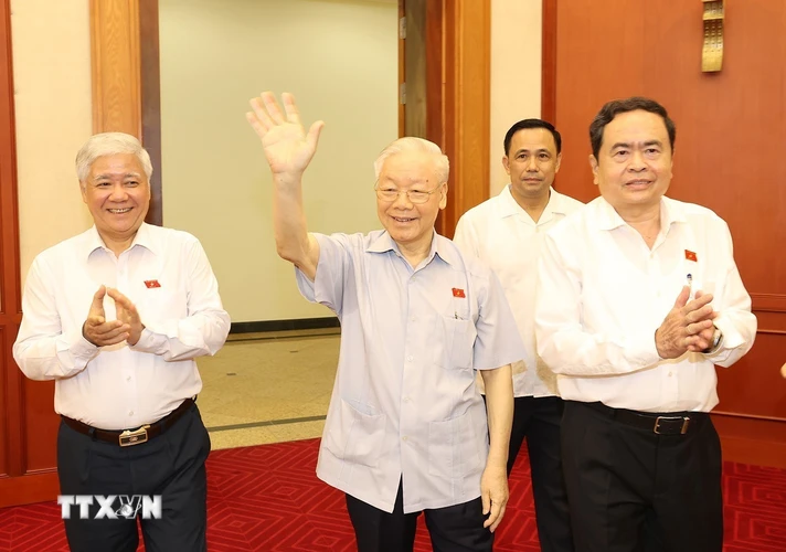 Tổng Bí thư Nguyễn Phú Trọng đến dự cuộc gặp mặt Nhóm Nữ Đại biểu Quốc hội Việt Nam khóa XV. (Ảnh: Trí Dũng/TTXVN)