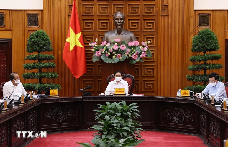 Thủ tướng Phạm Minh Chính chủ trì cuộc họp Thường trực Chính phủ chiều 17/5. (Ảnh: Dương Giang/TTXVN)