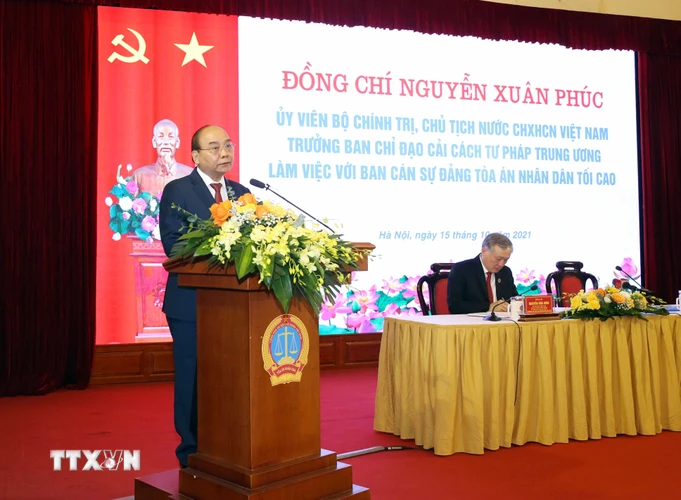 Chủ tịch nước Nguyễn Xuân Phúc phát biểu tại buổi làm việc với Ban Cán sự đảng Tòa án Nhân dân tối cao. (Ảnh: Phạm Kiên/TTXVN)