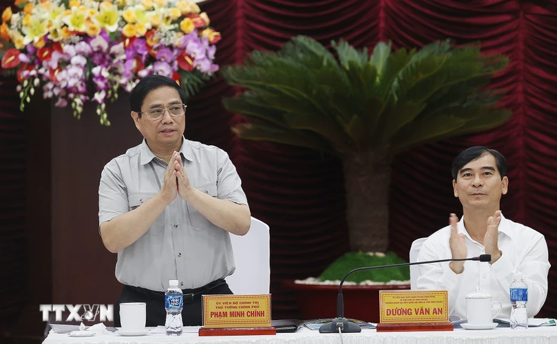 Thủ tướng Phạm Minh Chính làm việc với Ban Thường vụ Tỉnh ủy Bình Thuận. (Ảnh: Dương Giang/TTXVN)