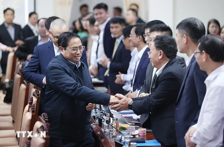Thủ tướng Phạm Minh Chính đến dự buổi làm việc với lãnh đạo chủ chốt tỉnh Phú Yên. (Ảnh: Dương Giang/TTXVN)
