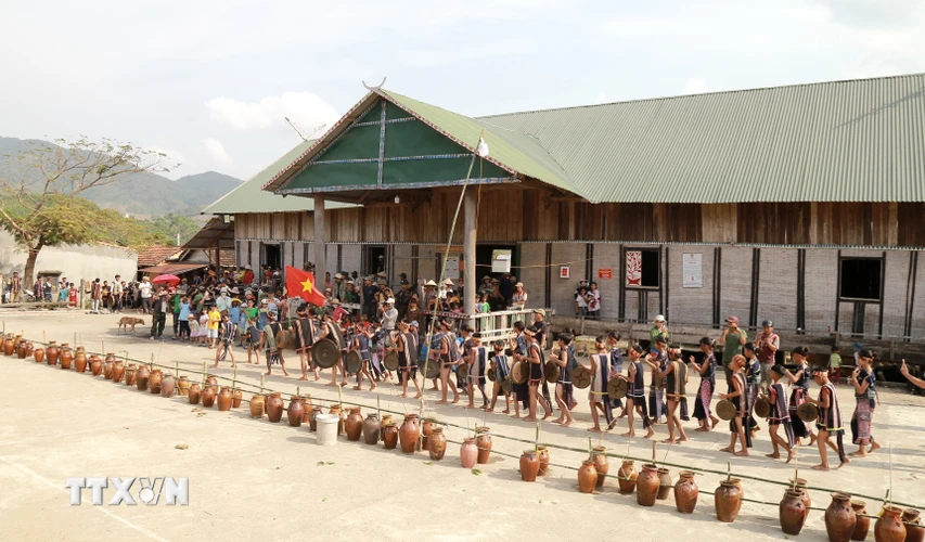 Lễ cúng Sơmă Kơcham hay còn gọi là lễ cúng sân, là lễ cúng lớn trong năm của người Bahnar tại làng Prăng, xã Đăk Tơ Pang, huyện Kông Chro, tỉnh Gia Lai. (Ảnh: Quang Thái/TTXVN)