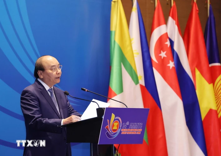 Thủ tướng Nguyễn Xuân Phúc phát biểu tại Lễ khai mạc Hội nghị Bộ trưởng ASEAN về phòng, chống tội phạm xuyên quốc gia lần thứ 14. (Ảnh: Thống Nhất/TTXVN)