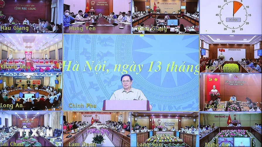 Thủ tướng Phạm Minh Chính chủ trì phiên họp lần thứ 17 Ban Chỉ đạo quốc gia phòng, chống dịch COVID-19 tại điểm cầu Chính phủ. (Ảnh: Dương Giang/TTXVN)