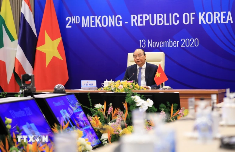 Thủ tướng Nguyễn Xuân Phúc phát biểu khai mạc Hội nghị Cấp cao Mekong-Hàn Quốc lần thứ 2 tại điểm cầu Hà Nội. (Ảnh: Lâm Khánh/TTXVN)