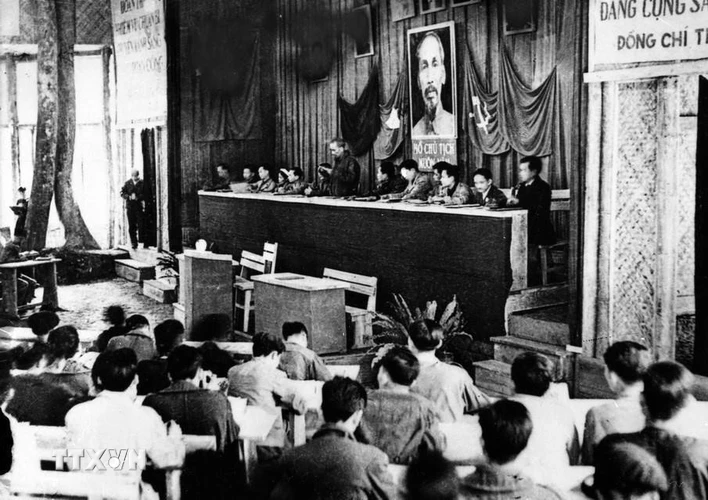 Đại hội Đảng toàn quốc lần thứ II diễn ra từ ngày 11-19/2/1951, tại xã Vinh Quang, huyện Chiêm Hóa, tỉnh Tuyên Quang. (Ảnh: Tư liệu TTXVN)