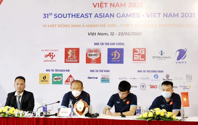 Huấn luyện viên trưởng U23 Việt Nam, ông Park Hang-seo trả lời câu hỏi của phóng viên các cơ quan thông tấn, báo chí. (Ảnh: Trung Kiên/TTXVN)