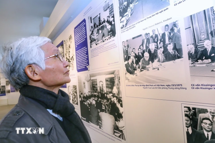 Chiều 16/1, tại Hà Nội, Bảo tàng Hồ Chí Minh tổ chức khai mạc triển lãm "Hiệp định Paris-Cánh cửa hòa bình." (Ảnh: Tuấn Đức/TTXVN)