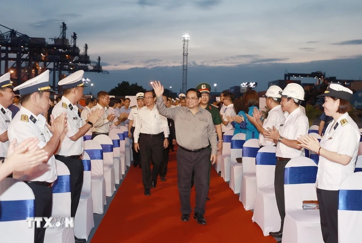 Thủ tướng Phạm Minh Chính dự Lễ phát lệnh làm hàng đầu năm của Tổng Công ty Tân Cảng Sài Gòn. (Ảnh: Dương Giang/TTXVN)