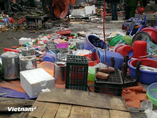 Chợ Nhật Tân ngổn ngang sau vụ hỏa hoạn (Ảnh: PV/Vietnam+)