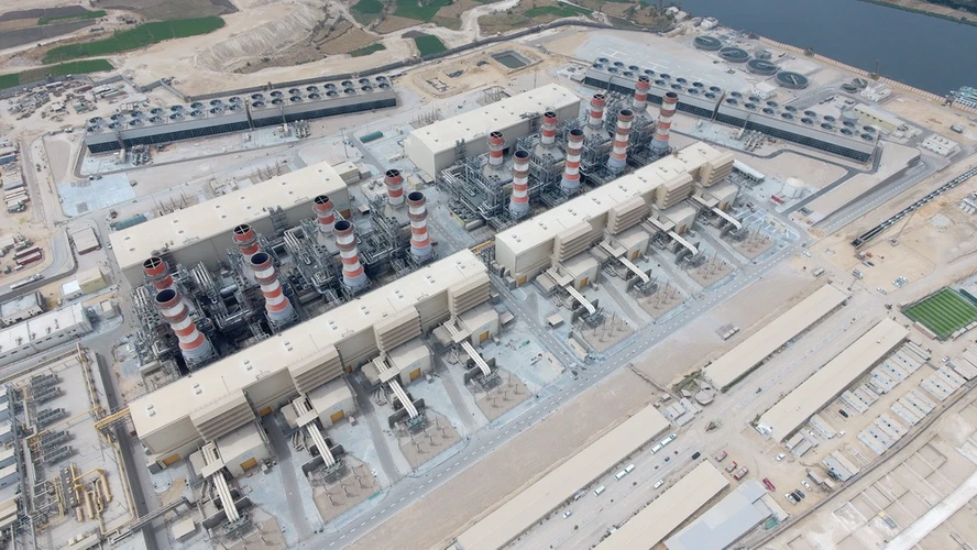 Nhà máy điện ở Beni Suef, nằm cách thủ đô Cairo của Ai Cập khoảng 4 giờ xe chạy, nằm trong siêu dự án nhà máy điện chu trình kết hợp lớn nhất thế giới có trị giá 8 tỷ euro, vốn vay từ chính phủ Đức.