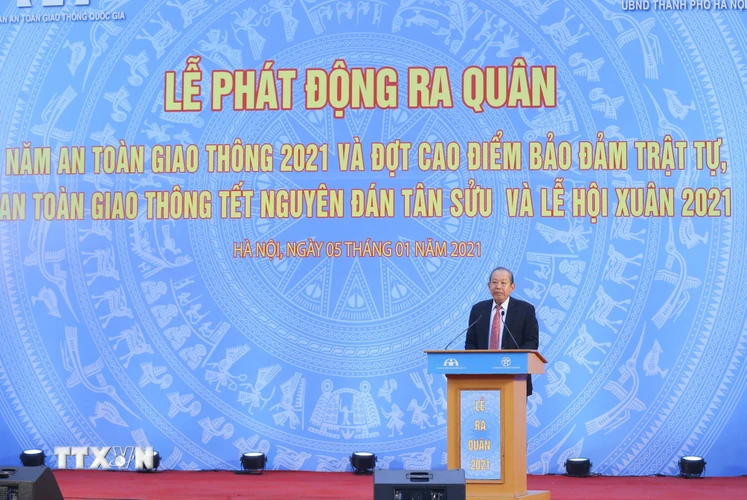 Phó Thủ tướng Thường trực Chính phủ Trương Hòa Bình phát động Năm An toàn giao thông 2021. (Ảnh: Doãn Tấn/TTXVN)