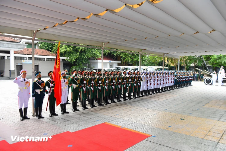 Đúng 12h30, Lễ truy điệu nguyên Tổng bí thư Lê Khả Phiêu bắt đầu tại nhà tang lễ quốc gia. (Ảnh: Minh Sơn/Vietnam+)