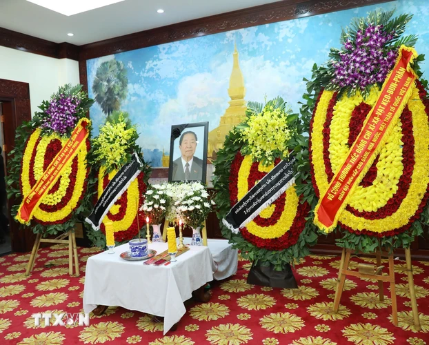 Lễ viếng nguyên Thủ tướng CHDCND Lào Sisavath Keobounphanh tại Hà Nội. (Ảnh: Lâm Khánh/TTXVN)