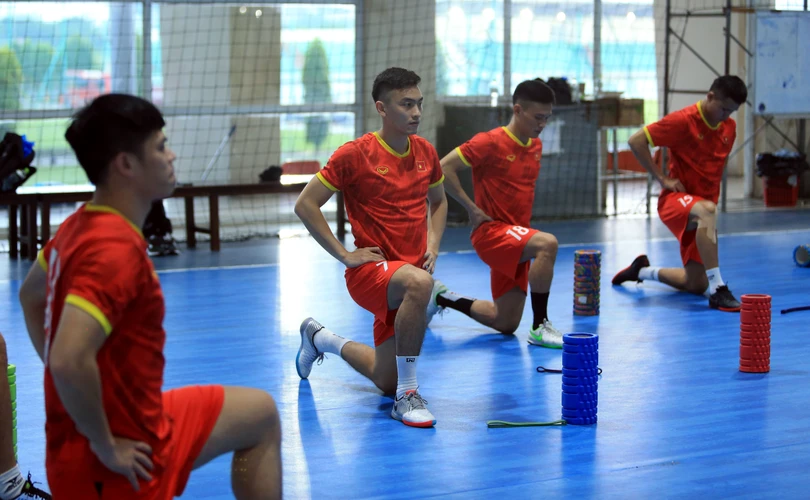 Đội tuyển futsal vừa di chuyển tới Hà Nội để bước vào giai đoạn chuẩn bị quan trọng trước thềm vòng chung kết FIFA World Cup Futsal 2021. (Ảnh: VFF)