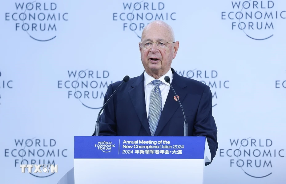 Nhà sáng lập kiêm Chủ tịch điều hành Diễn đàn Kinh tế Thế giới (WEF) Klaus Schwab phát biểu. (Ảnh: Dương Giang/TTXVN)