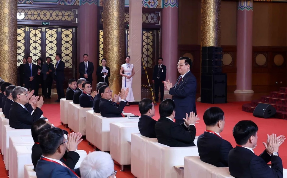 Chủ tịch Quốc hội Vương Đình Huệ dự tọa đàm. (Ảnh: Nhan Sáng/TTXVN)