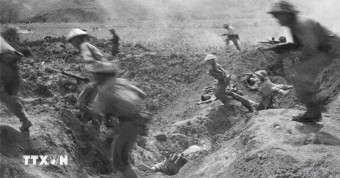 Ngày 14/4/1954, ta tấn công một vị trí phía Bắc sân bay Mường Thanh và tiêu diệt một đại đội của địch. (Ảnh: Tư liệu TTXVN)