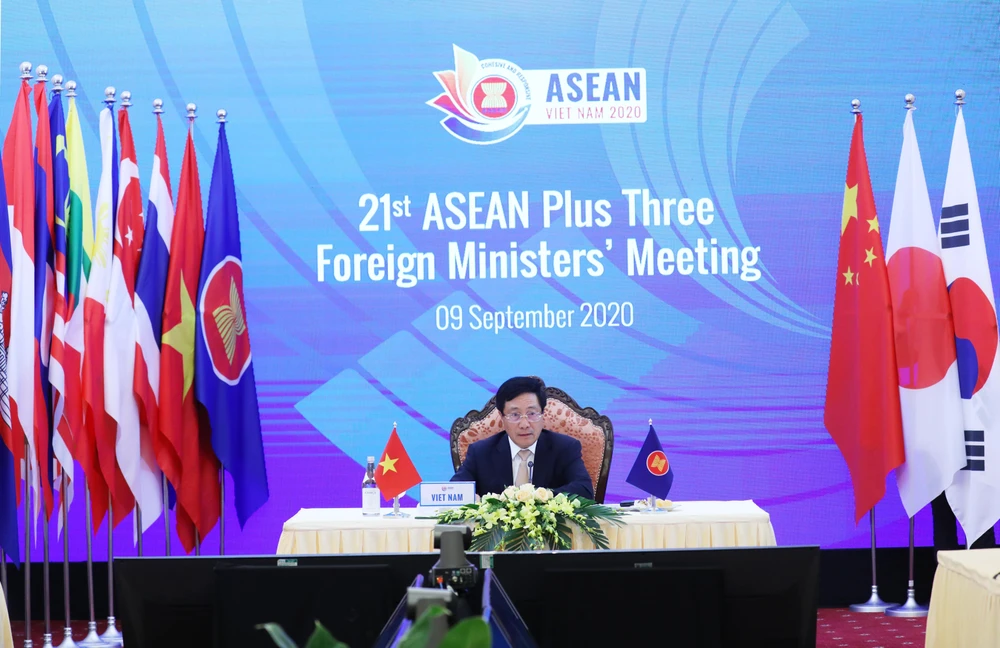 Phó Thủ tướng, Bộ trưởng Bộ Ngoại giao Phạm Bình Minh chủ trì Hội nghị Bộ trưởng Ngoại giao ASEAN+3 lần thứ 21. (Ảnh: Lâm Khánh/TTXVN)