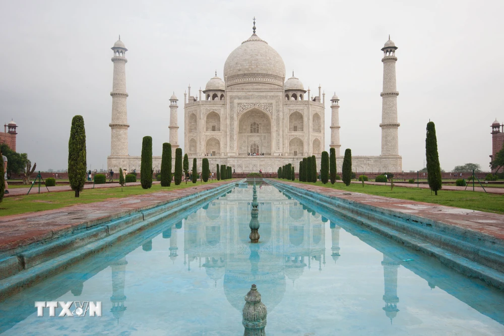 Ấn Độ: Sẽ phải mất 9 năm để làm sạch khu lăng mộ Taj Mahal | Vietnam+  (VietnamPlus)