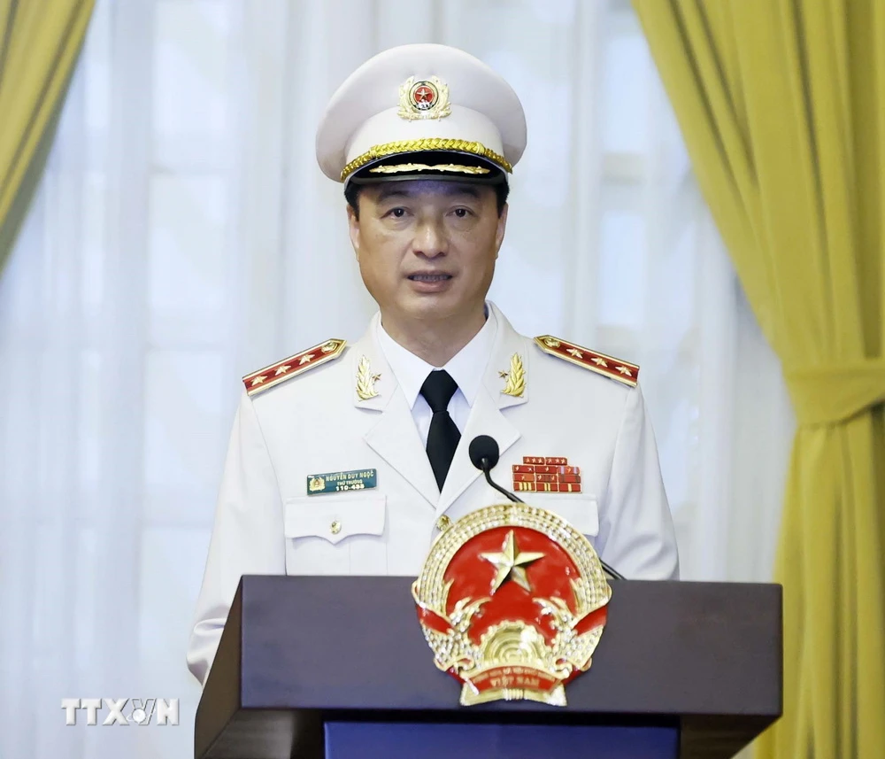 Chủ tịch nước Võ Văn Thưởng trao quyết định thăng cấp  bậc hàm Thượng tướng Công an nhân dân- Ảnh 5.