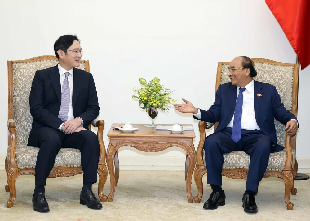 Thủ tướng Nguyễn Xuân Phúc tiếp Phó Chủ tịch Tập đoàn Samsung (Hàn Quốc) Lee Jae Young. (Ảnh: Thống Nhất/TTXVN)