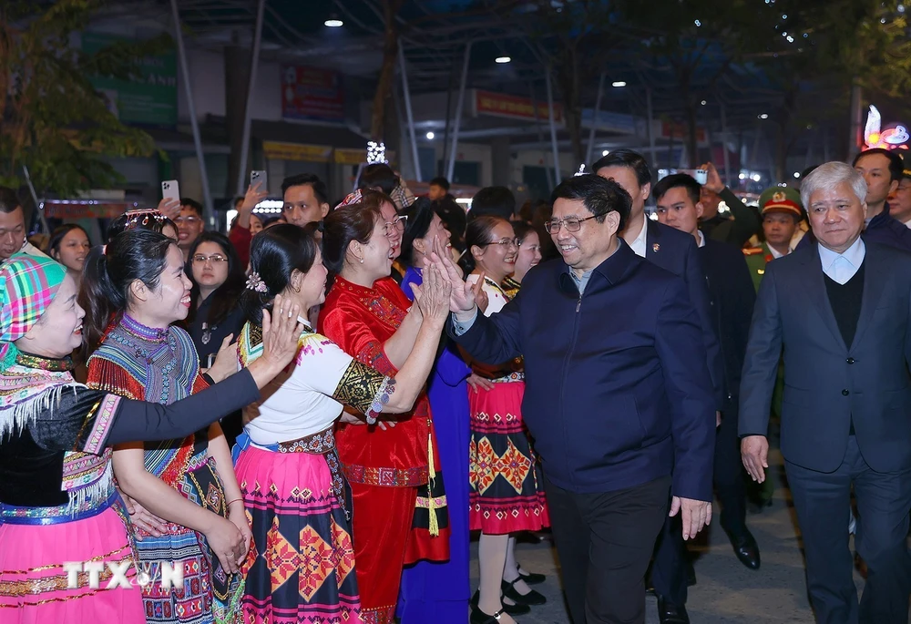 Thủ tướng đón Năm mới 2024 cùng nhân dân các dân tộc tỉnh Cao Bằng- Ảnh 7.
