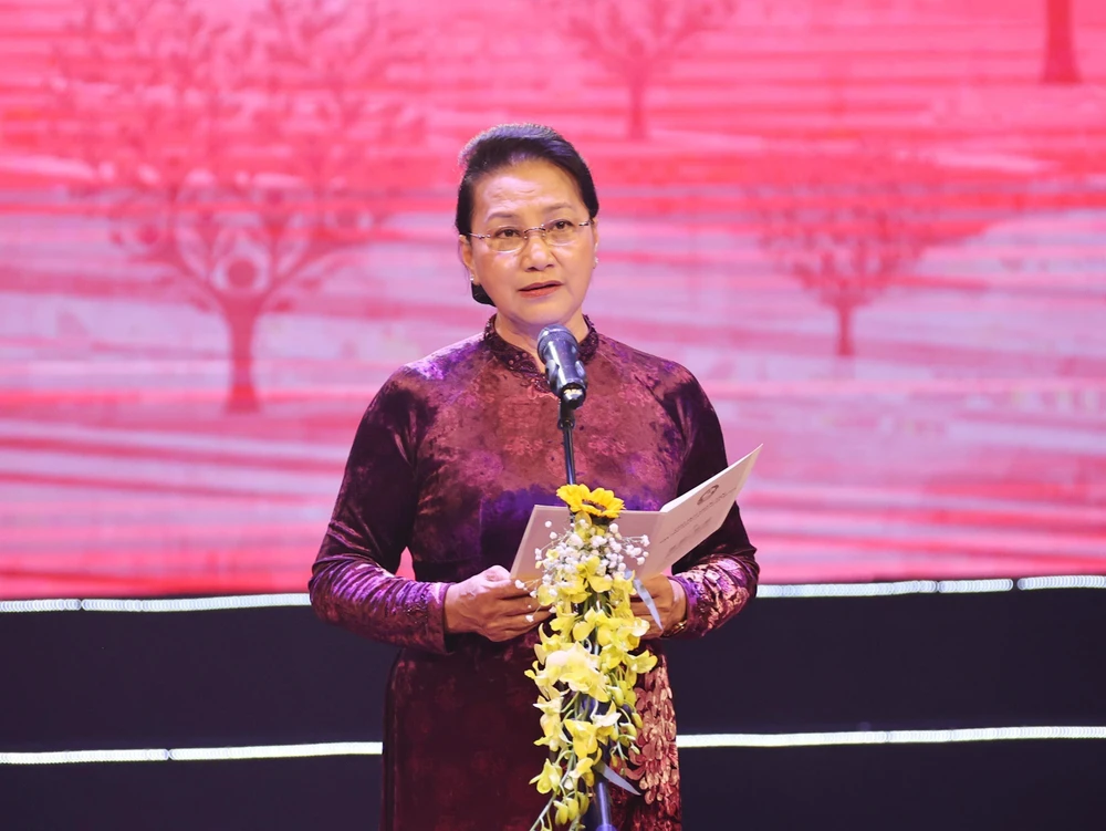 Chủ tịch Quốc hội Nguyễn Thị Kim Ngân phát biểu tại Chương trình Sức mạnh nhân đạo 2021. (Ảnh: Trọng Đức/TTXVN)