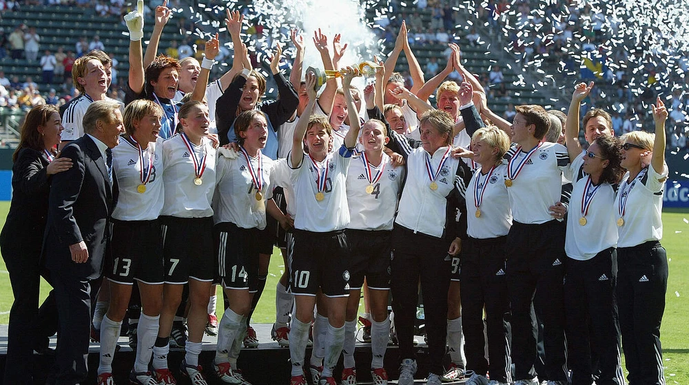 Nhìn lại nhị chuyến vô địch World Cup của Đội tuyển chọn Nữ Đức hình họa 1