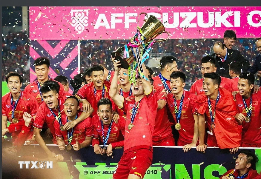 Đội tuyển Việt Nam có nhiệm vụ bảo vệ chức vô địch AFF Cup. (Ảnh: TTXVN) 